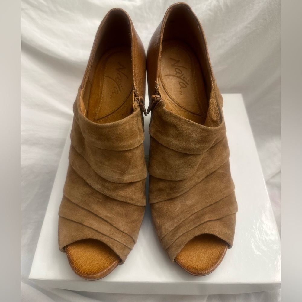 NAYA Elegant Tan Leather Women's Shoes